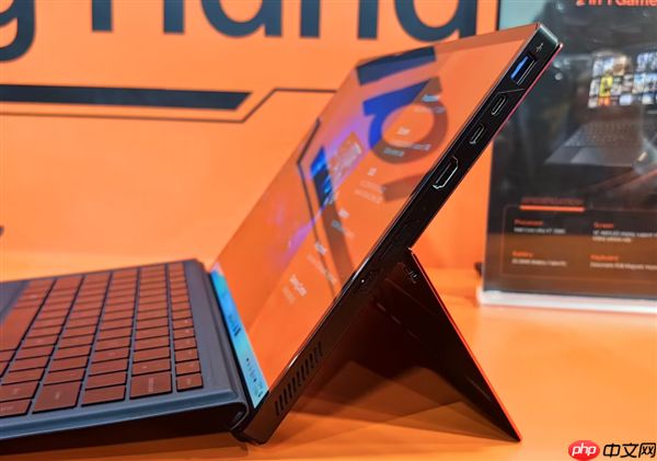 壹号本Super V二合一本亮相CES：搭载酷睿Ultra X7 358H