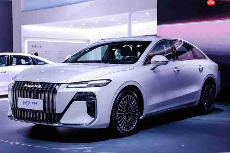 荣威M7DMH:10万级插混家轿的“全能优等生”,定义家庭出行新标杆