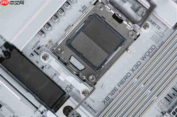 实木+皮革都用上了!技嘉木雕X870E AERO X3D WOOD主板图赏