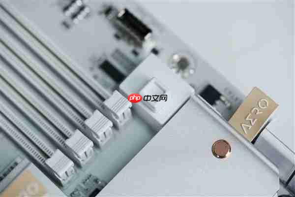 实木+皮革都用上了!技嘉木雕X870E AERO X3D WOOD主板图赏