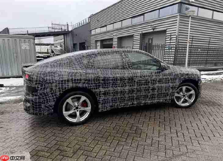 宝马iX4实车曝光 旗下首款纯电轿跑SUV