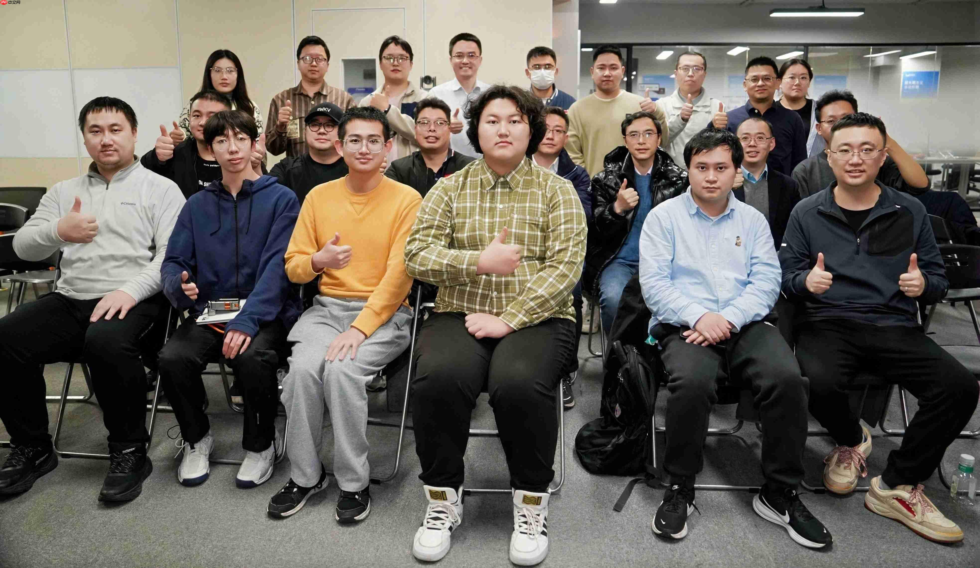 RWKV 社区十二月动态：10 篇新论文，Bo 的 2025 总结