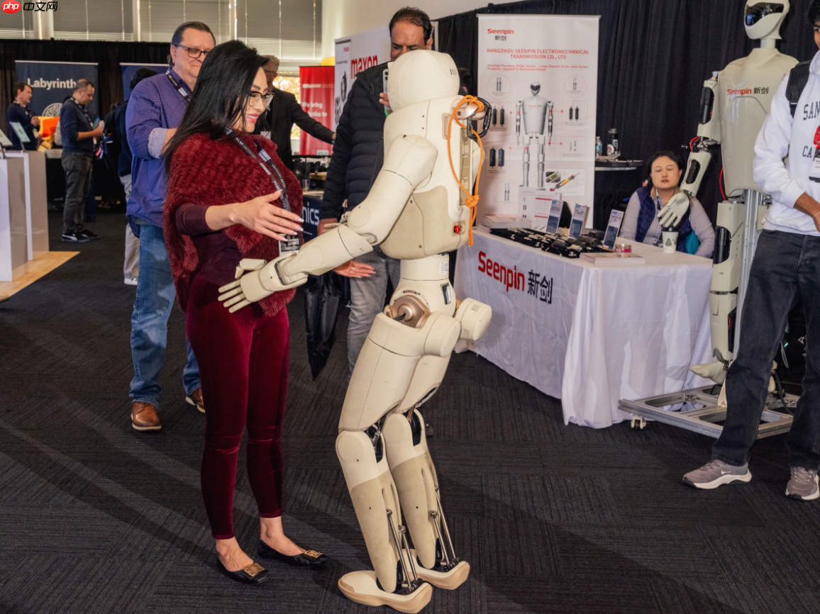 马斯克疯狂鼓吹:投资者涌进人形机器人赛道,创业者警告技术成熟度被高估