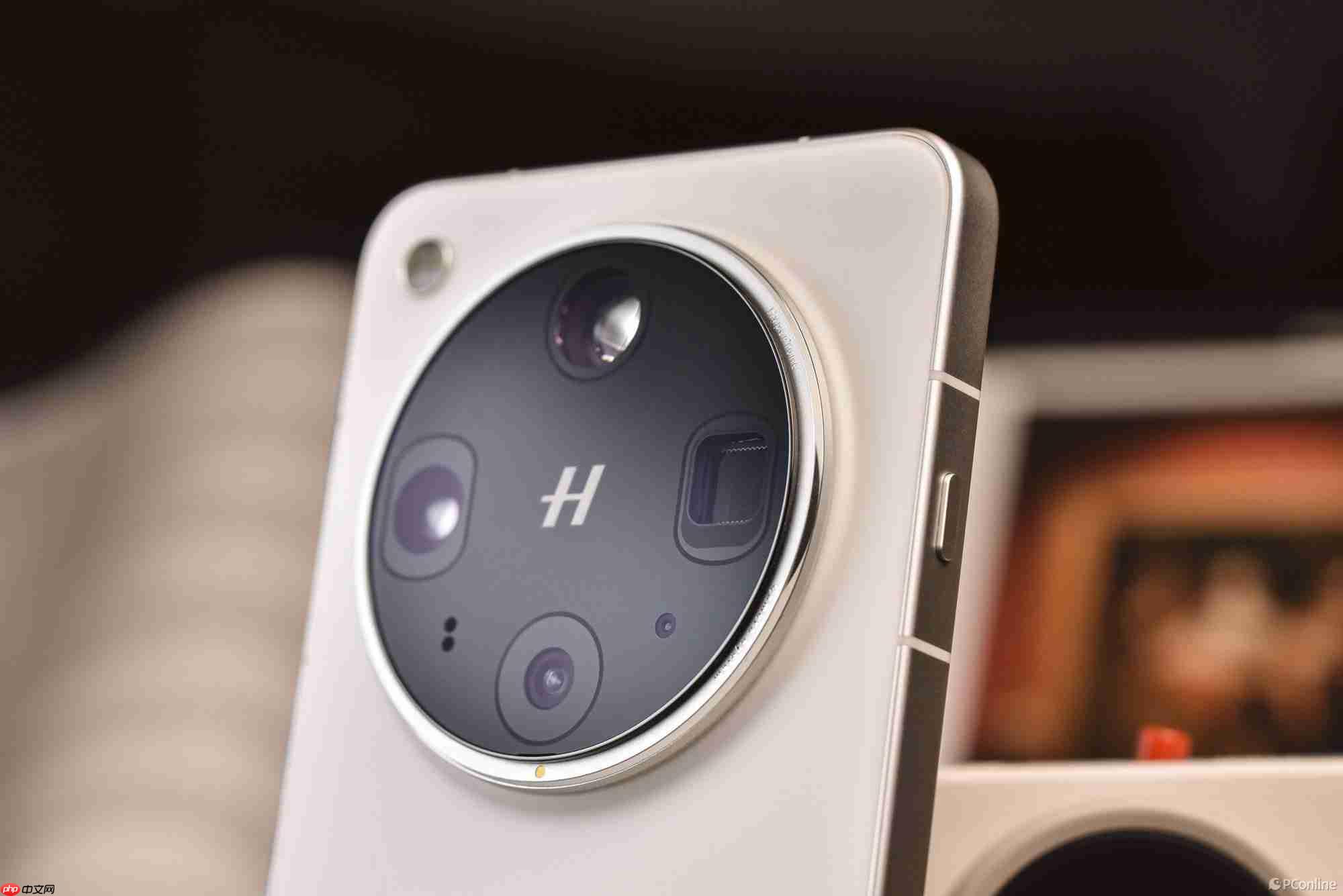 OPPO Find X9 Ultra爆料:双2亿+唯一10倍光变,2026影像机皇提前锁定?