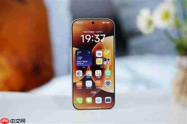 存储成本飙升冲击全球手机市场：明年均价上涨6.9%！所有厂商出货量下跌