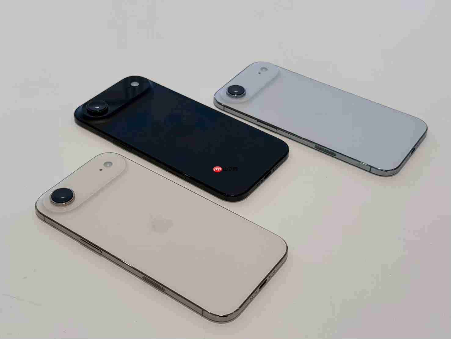 iPhone Air二代传将有感降价拼转型、补齐双镜头救买气