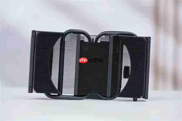 ITX性能小钢炮！七彩虹RTX 5070 Mini OC 12GB图赏