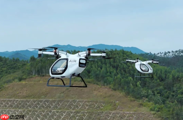 广汽高域飞行汽车试飞检测基地在韶关运营，配备垂直起降点与滑行跑道