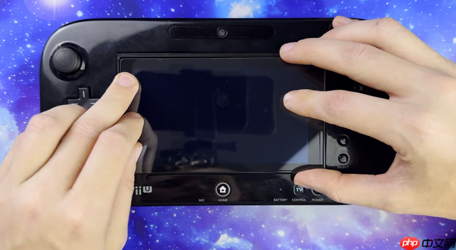 高玩魔改Wii U主机 塞入NS Lite游玩Switch游戏