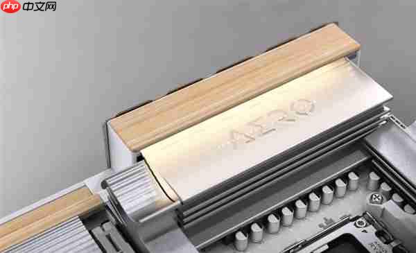 技嘉X870E AERO X3D WOOD主板用上木头、皮革：精美如艺术品