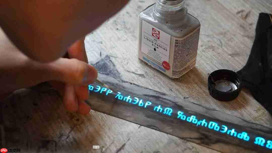 太帅了! 粉丝用传统工艺自制《巫师4》希里cos服