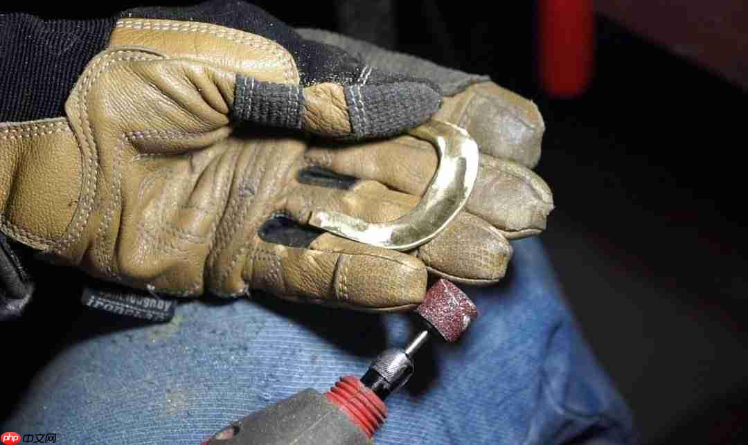 太帅了! 粉丝用传统工艺自制《巫师4》希里cos服