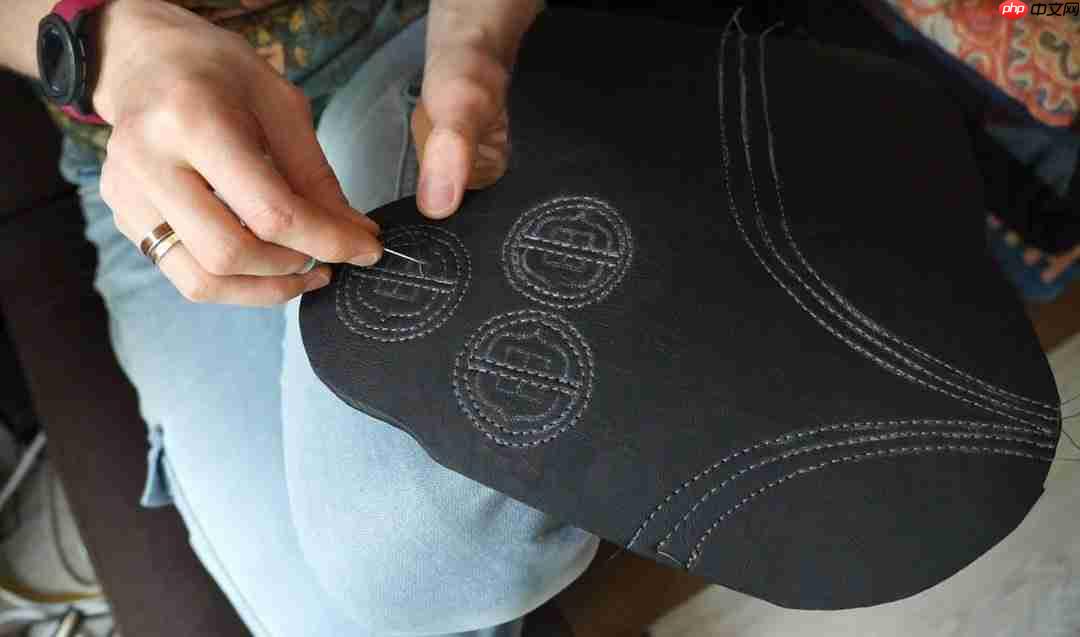 太帅了! 粉丝用传统工艺自制《巫师4》希里cos服