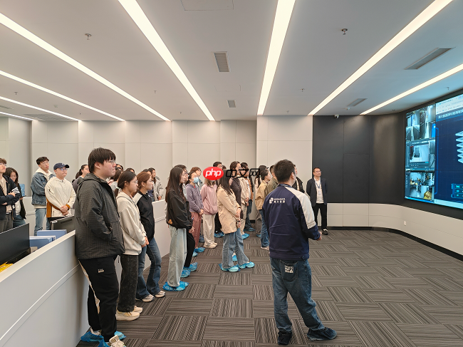 博大数据前海智算中心迎香港科技大学代表团,共筑湾区AI教育基石