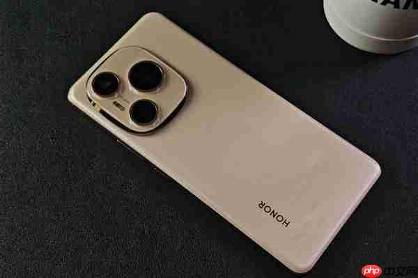 荣耀激进!3款10000mah手机已在路上:充电宝要被淘汰了