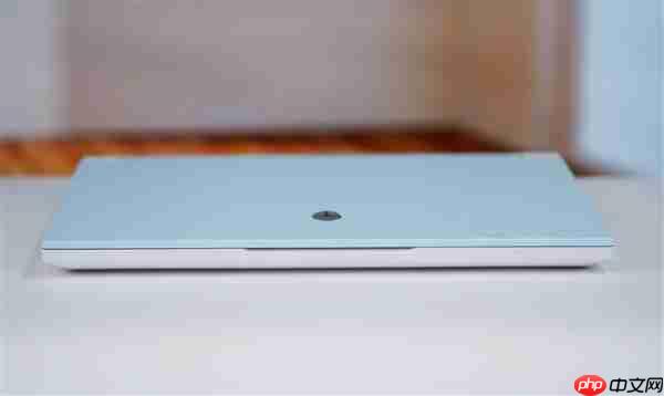 锐龙R9-9850HX万元本!雷神猎刃S游戏本图赏