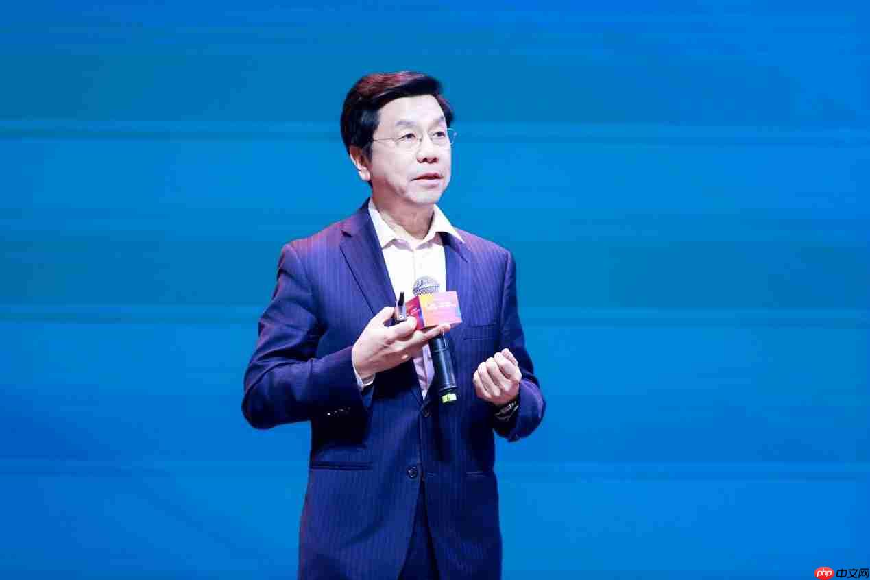 零一万物联合开源中国推出OAK平台，目标打造Agent世界的“生态适配器”