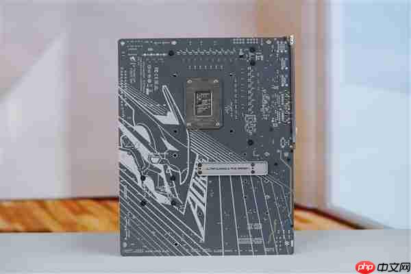 雪景房主机必看！技嘉电竞冰雕Z890 AORUS PRO ICE主板图赏