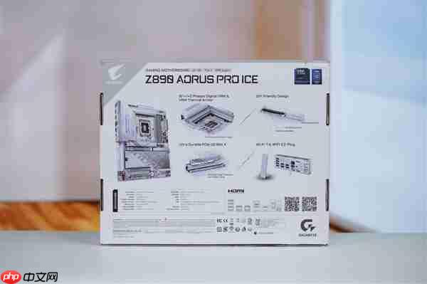 雪景房主机必看！技嘉电竞冰雕Z890 AORUS PRO ICE主板图赏