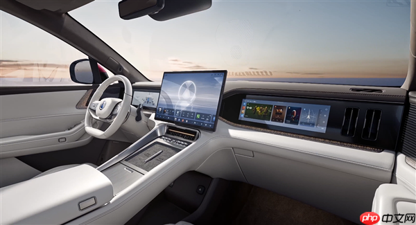 同级最多电机!三排六座SUV腾势N8L上市:29.98万起