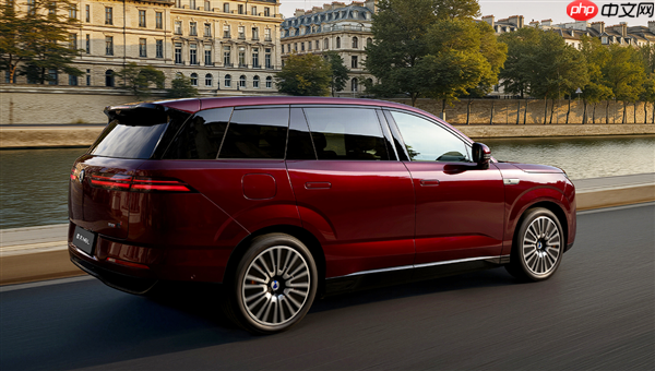 同级最多电机!三排六座SUV腾势N8L上市:29.98万起