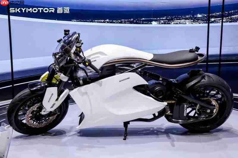 刷新国内纪录！首驱超高速电摩F3赛道狂飙155km/h，剑指F1国际舞台