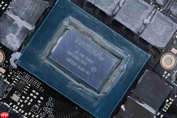 精美纯白设计!技嘉AUROS RTX 5080 MASTER ICE显卡图赏