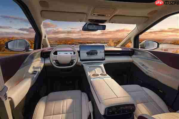 配60升大油箱 小鹏X9增程版内饰公开：全车用4.2米进口真木