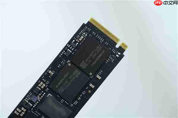 疾速6000MB/s!长江存储致态小翼e7 1TB SSD图赏