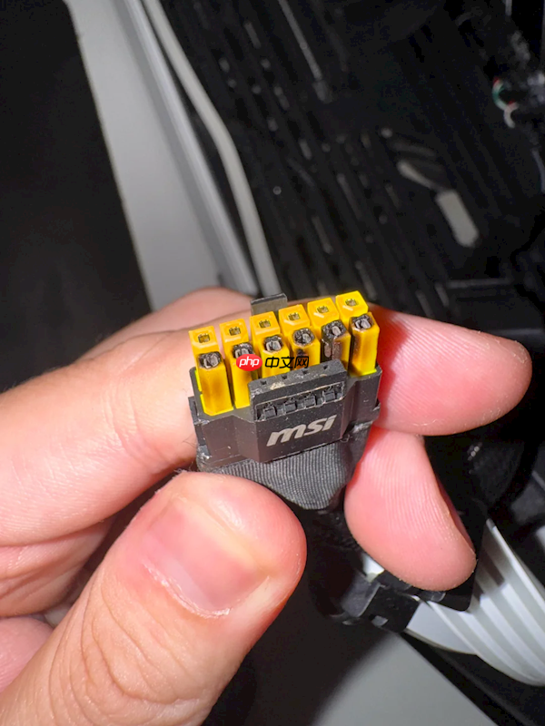 12V-2x6 16针供电接口真没法要了!48小时烧了四块RTX 5090