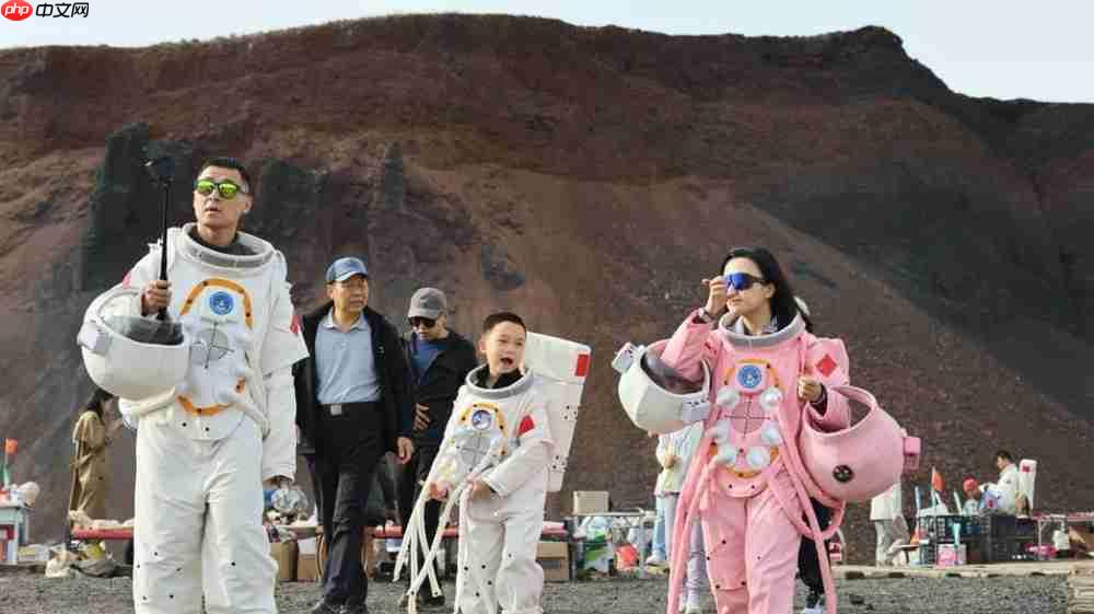 “机器人指挥官”与“机械巡逻员”上岗执勤! 乌兰哈达火山景区用科技打造文旅新体验