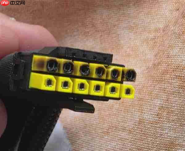 网友连续烧了两块RTX 5090!都是12V-2x6供电接口惹的祸