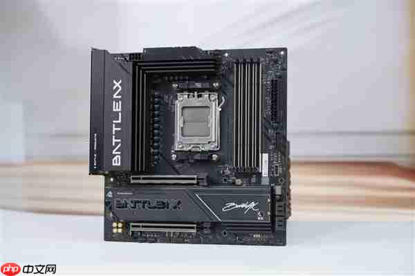 高性价比游戏利器!七彩虹战斧B850M超级黑刃主板图赏