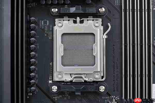 高性价比游戏利器!七彩虹战斧B850M超级黑刃主板图赏