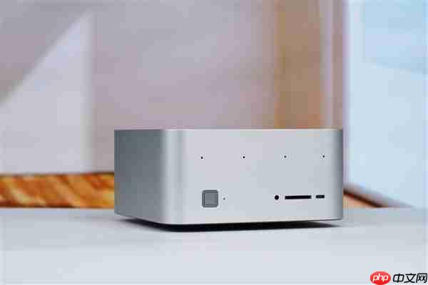 搭载AMD锐龙AI Max+ 395!零刻GTR9 Pro迷你AI工作站图赏