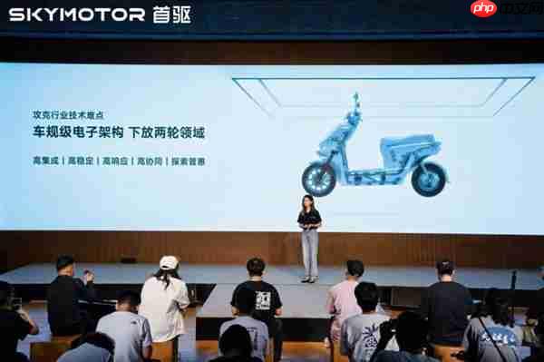 首驱科技重磅发布智能座舱系统  两轮车驶入“智能出行机器人”时代