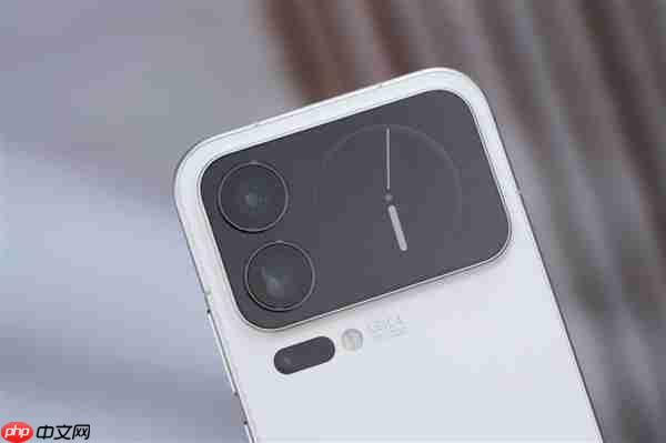 多一块屏对标iPhone 17 Pro Max！小米17 Pro Max图赏