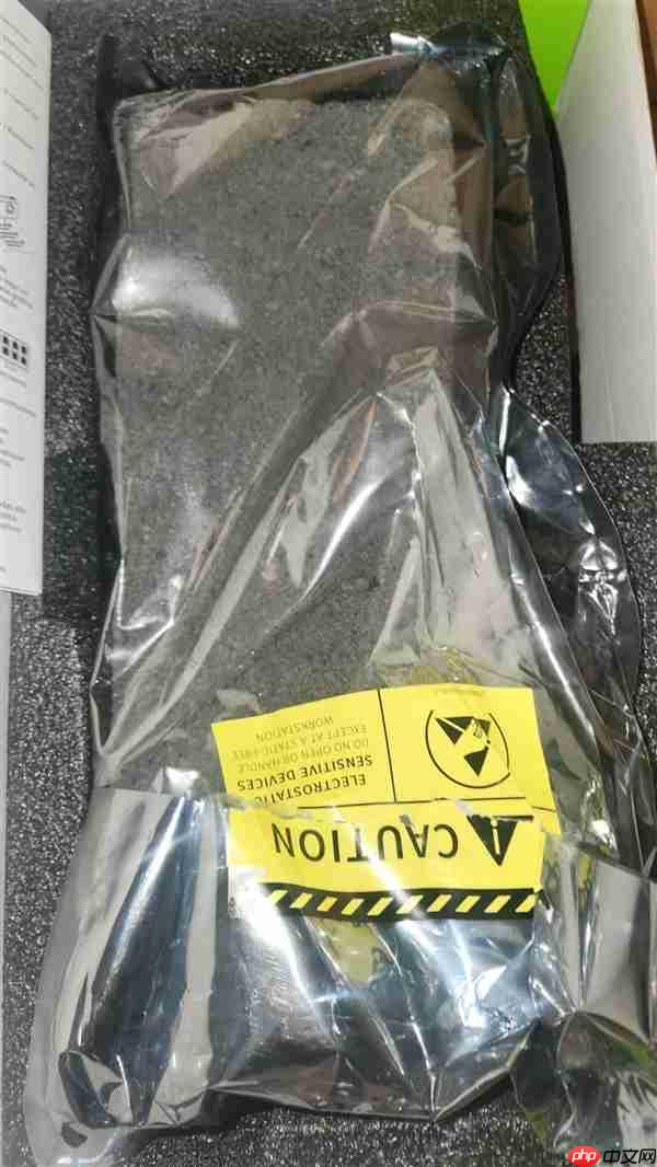 NVIDIA显卡真变砖了!买了一张RTX 5080:收到却是真砖块