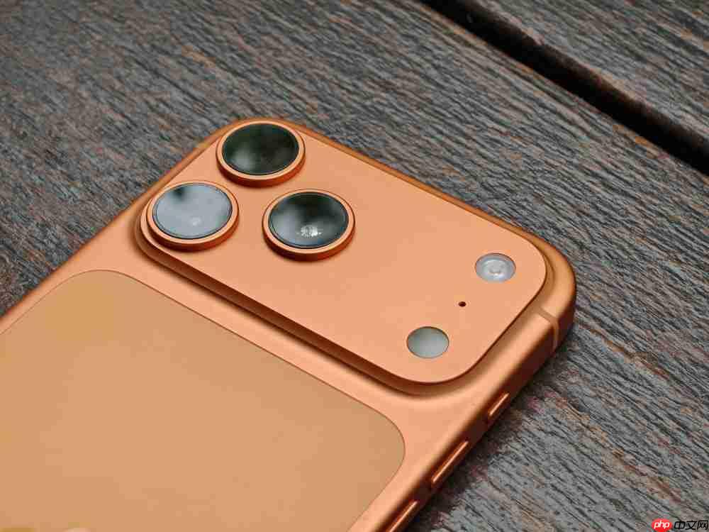 iPhone 17 Pro Max评测：外观终于大改，还不发烫了？