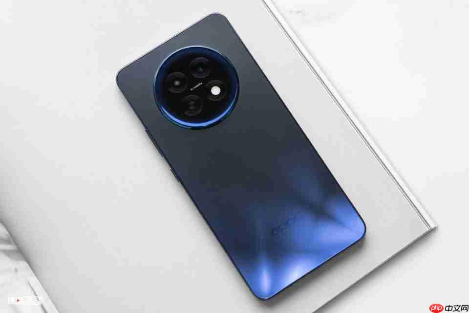 山海通信搭配大容量电池，OPPO K13s 给你不一样的体验