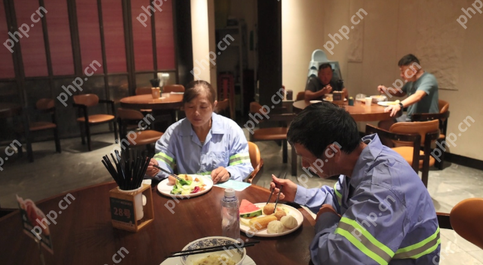 饭店老板为环卫工提供免费早餐,坚持365天 - php中文网