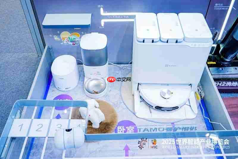 萤石网络闪耀2025智博会,以“+AI”战略勾勒智慧生活新图景