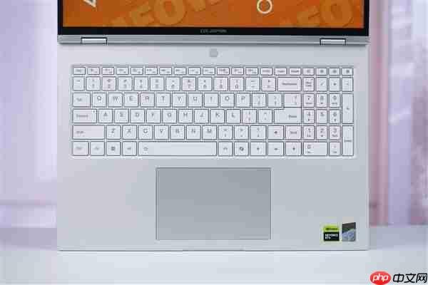 锐龙9 9850HX仅7999元！七彩虹MEOW橘宝R16 Ultra游戏本图赏