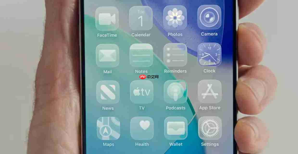 iOS26系统前瞻:液态玻璃设计革新,AI与CarPlay成重头戏