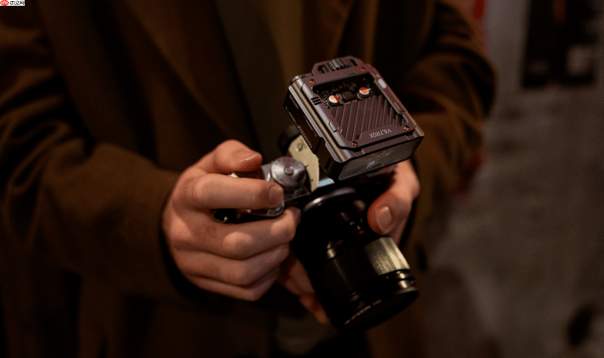 专业闪光迈入普及时代?唯卓仕SparkZ3 重塑TTL闪光灯性价比标杆