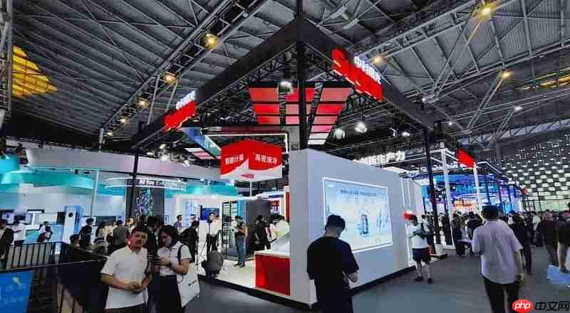 中科曙光全栈AI产品集中亮相WAIC，领跑AI基础设施变革