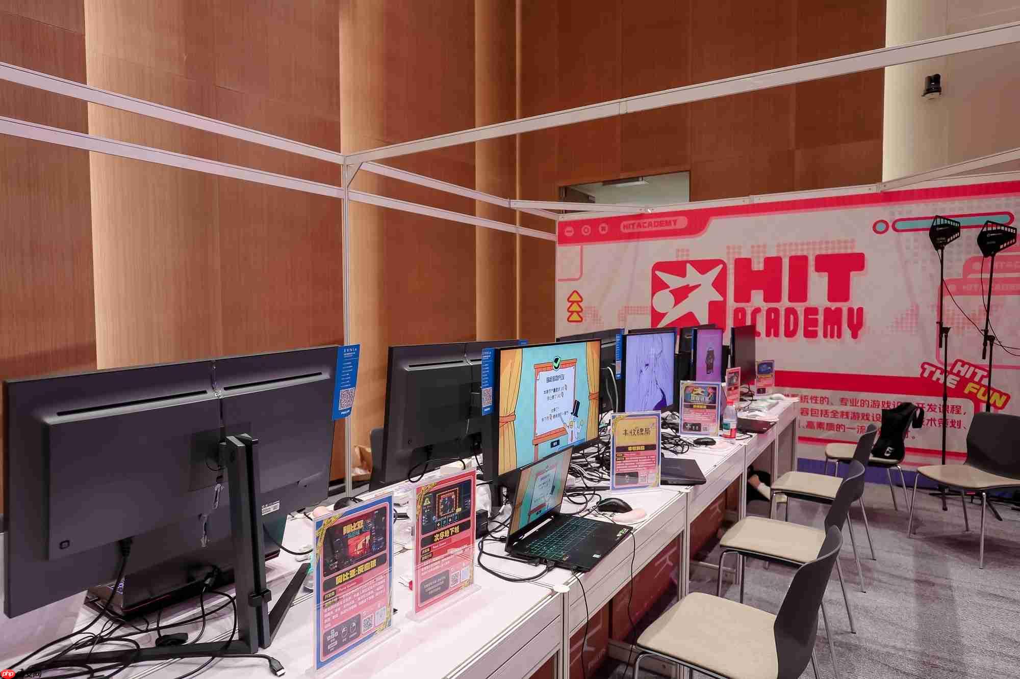 飞利浦EVNIA亮相2025CUSGA，赋能游戏创作新生力量！