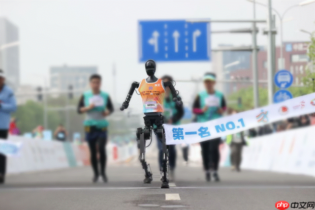 「天工Ultra」半马夺冠，人形机器人通关产业落地第一关