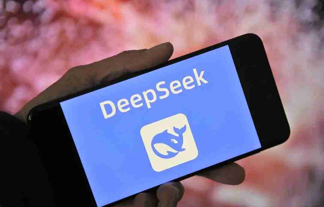 QQ浏览器宣布接入DeepSeek-R1满血版：支持深度思考 免费使用！