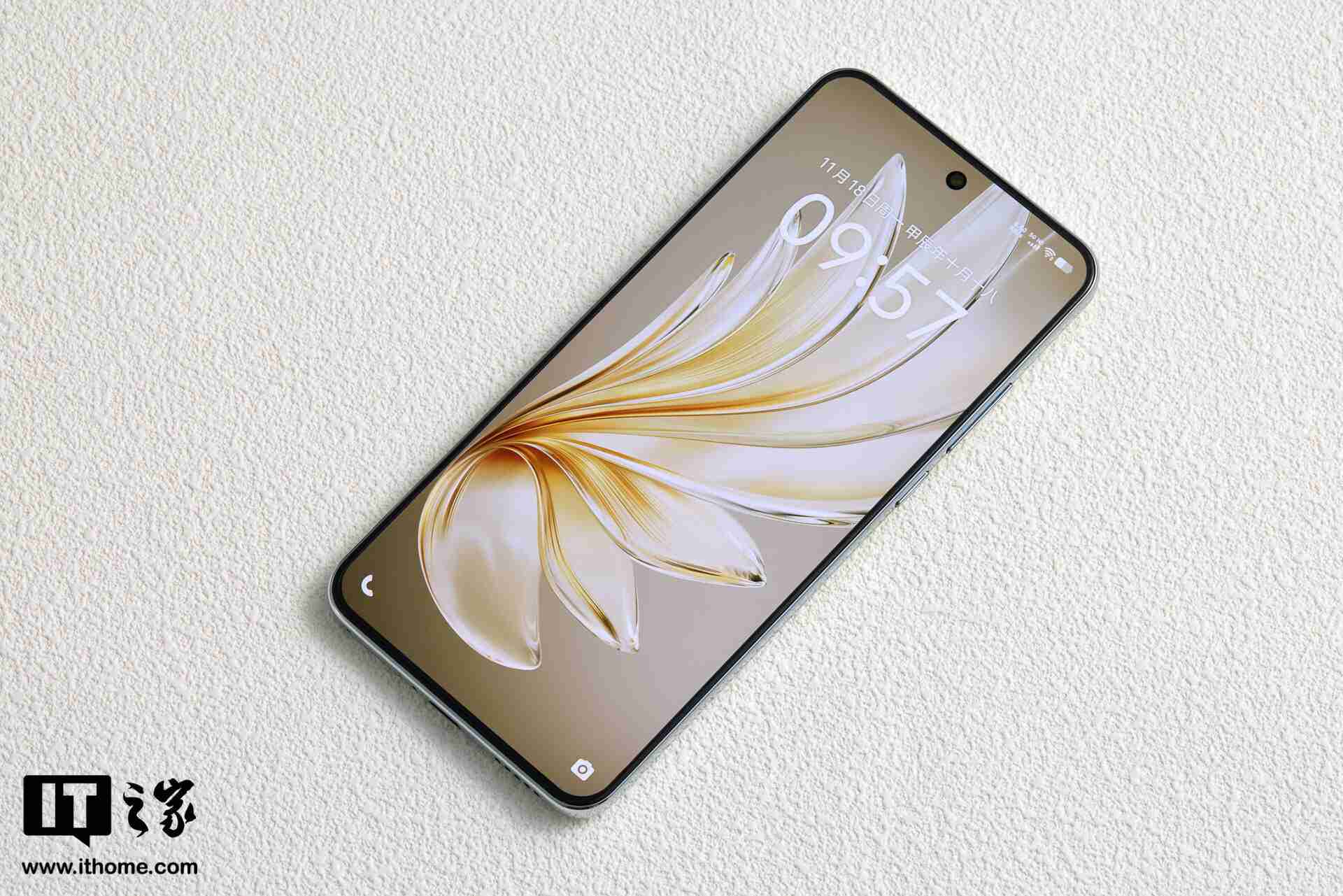 中国信通院:2024 年 11 月国内市场 5G 手机出货量 2731.9 万部同比增长 0.8%,占比 92.3%